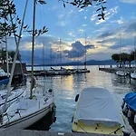 Urlaubs-oase Mit Traumhaftem Seeblick * Torri Del Benaco
