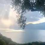 Urlaubs-oase Mit Traumhaftem Seeblick Torri Del Benaco