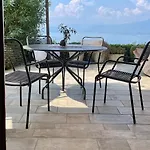 Urlaubs-oase Mit Traumhaftem Seeblick Apartment *