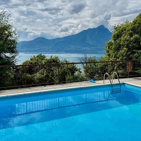 Urlaubs-oase Mit Traumhaftem Seeblick Apartment *