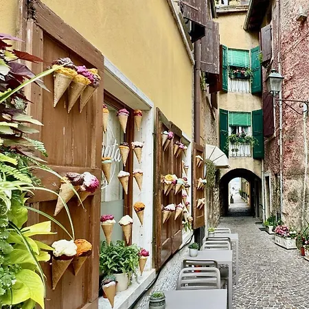 Urlaubs-oase Mit Traumhaftem Seeblick Apartment *