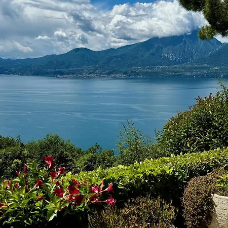Urlaubs-oase Mit Traumhaftem Seeblick Apartment *