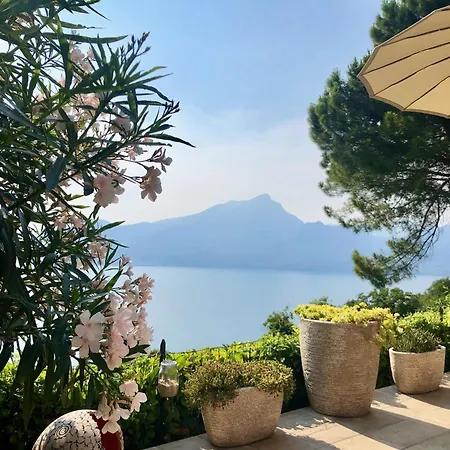 Urlaubs-oase Mit Traumhaftem Seeblick