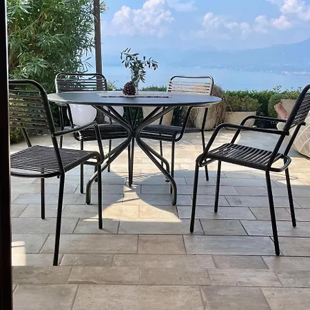 Urlaubs-oase Mit Traumhaftem Seeblick Apartment *